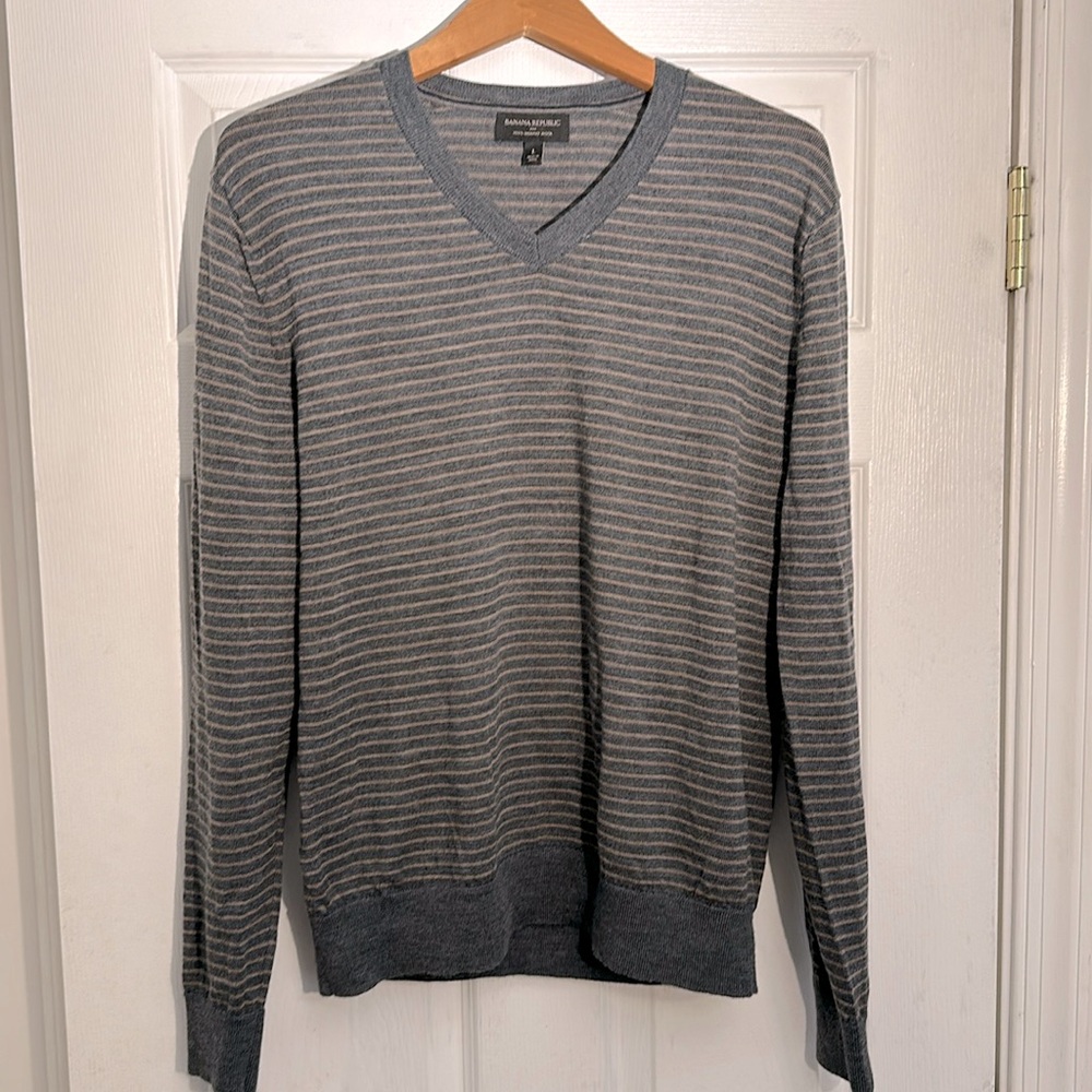 Banana Republic Men’s Blue/Gold Strip Sweater 100% Wool